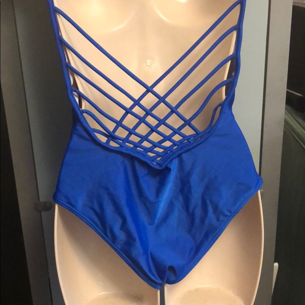 One piece bathing suit - Picture 5 of 6